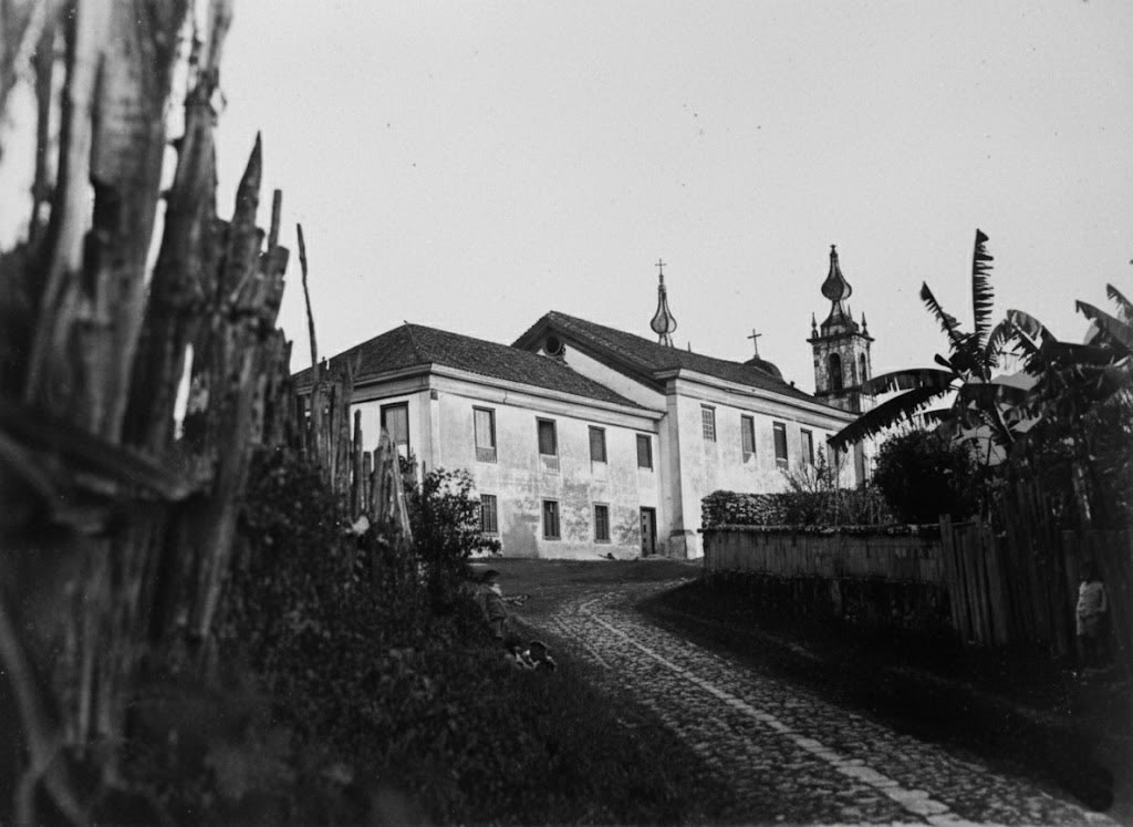 Foto antiga da Igreja Matriz de Catas Altas MG