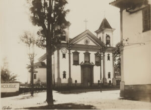 Foto antiga da Igreja Matriz de Santo Antônio em Santa Bárbara MG